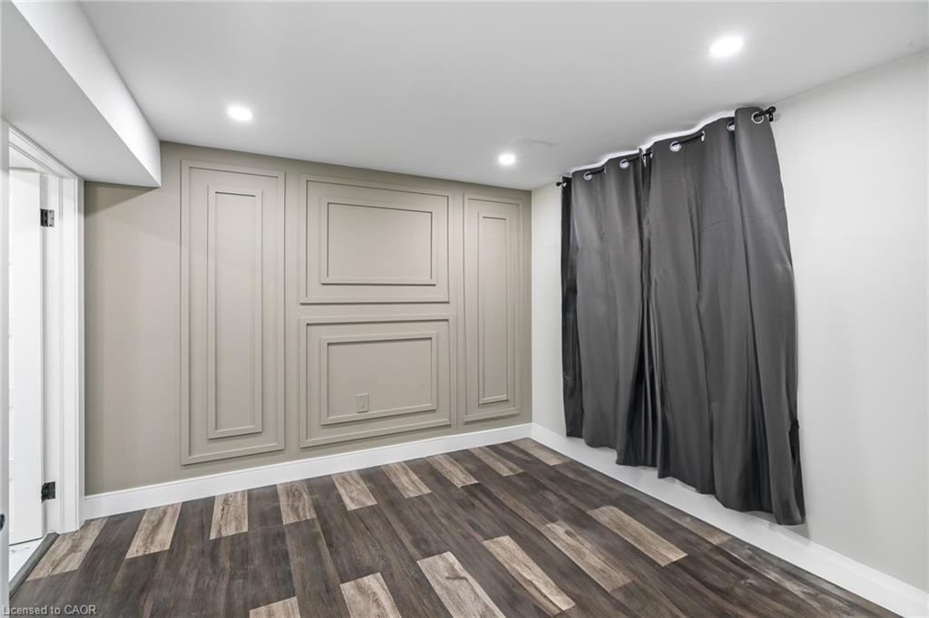 15 Andres Street, Virgil, ON - Indoor Photo Showing Other Room