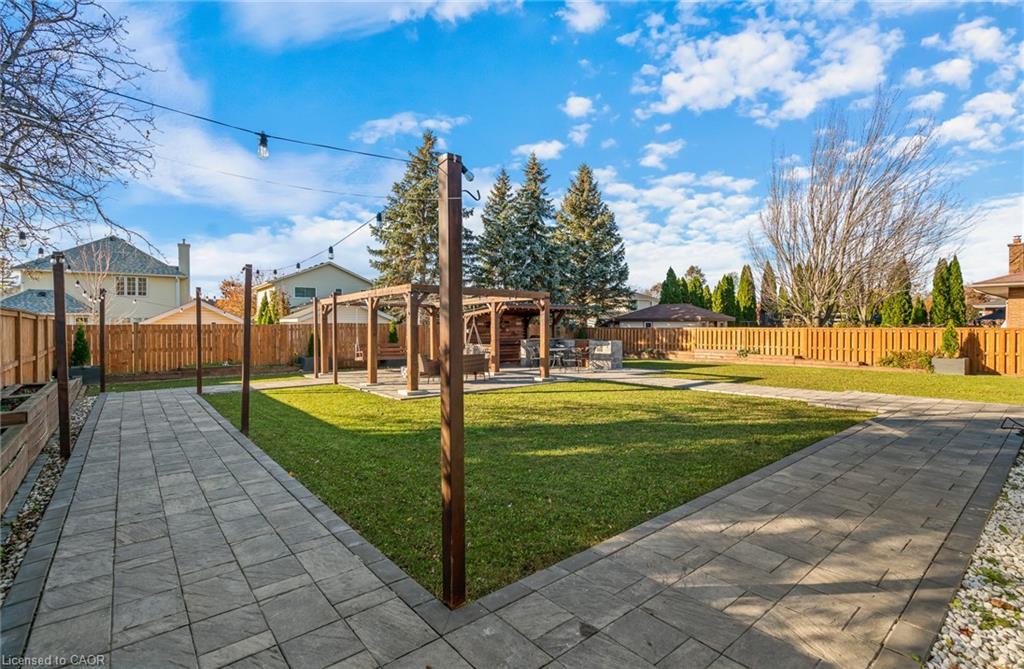 15 Andres Street, Virgil, ON - Outdoor With Backyard