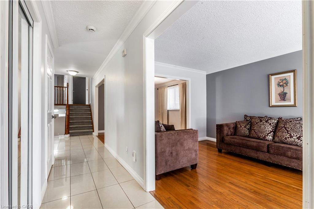 15 Gilcrest Street, Hamilton, ON - Indoor