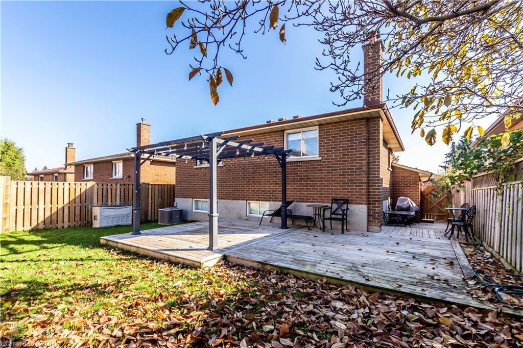 15 Gilcrest Street, Hamilton, ON - Outdoor