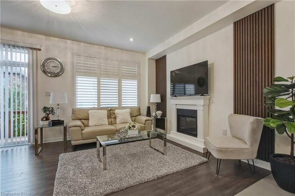 46 Kelso Drive, Caledonia, ON - Indoor Photo Showing Living Room With Fireplace