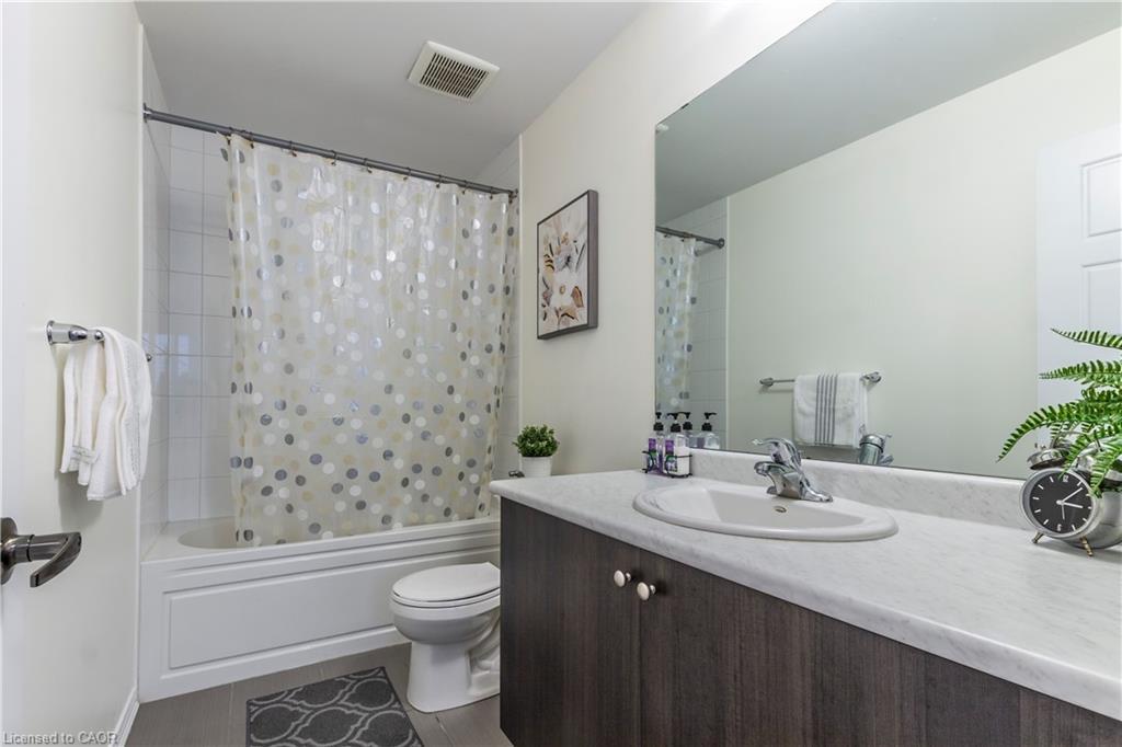 46 Kelso Drive, Caledonia, ON - Indoor Photo Showing Bathroom