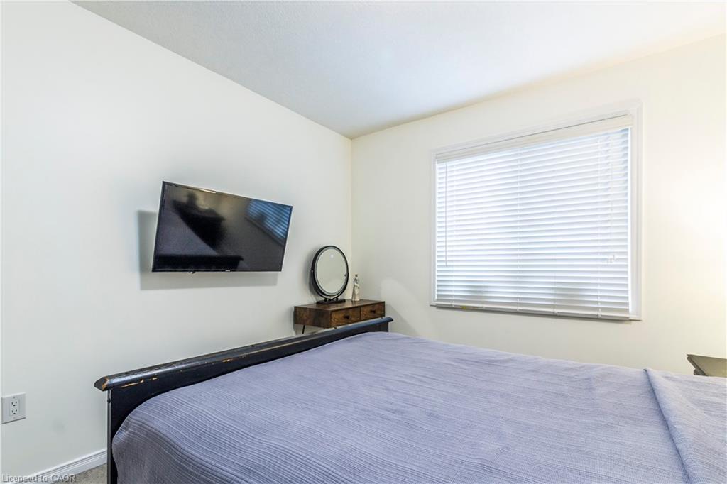 46 Kelso Drive, Caledonia, ON - Indoor Photo Showing Bedroom