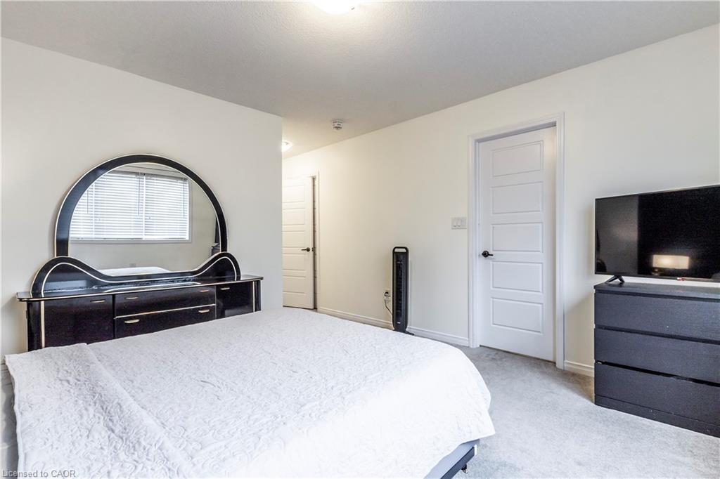 46 Kelso Drive, Caledonia, ON - Indoor Photo Showing Bedroom