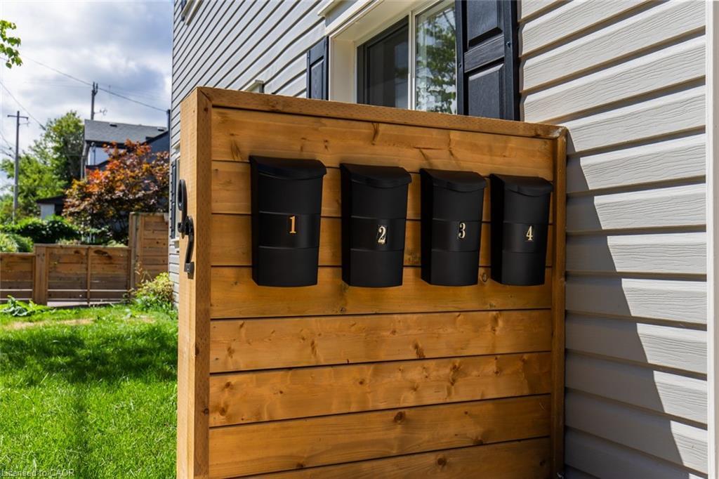 92 Pearl Street S, Hamilton, ON - Outdoor With Exterior