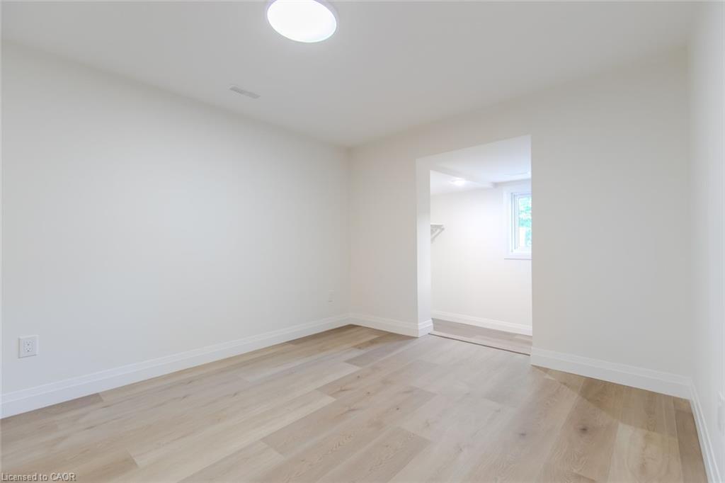 92 Pearl Street S, Hamilton, ON - Indoor Photo Showing Other Room