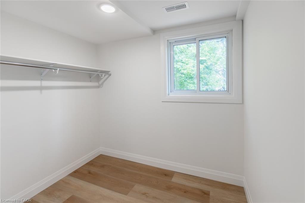 92 Pearl Street S, Hamilton, ON - Indoor Photo Showing Other Room