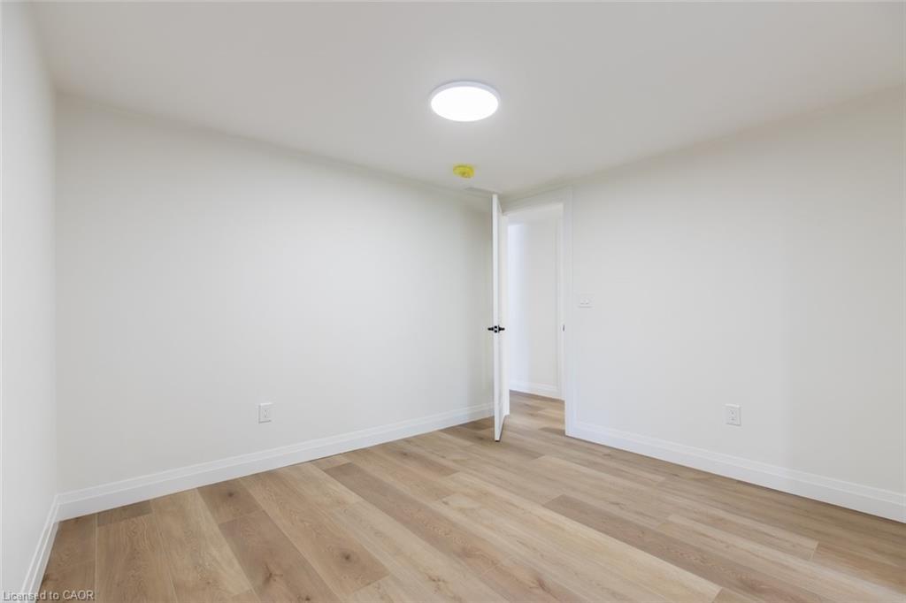 92 Pearl Street S, Hamilton, ON - Indoor Photo Showing Other Room