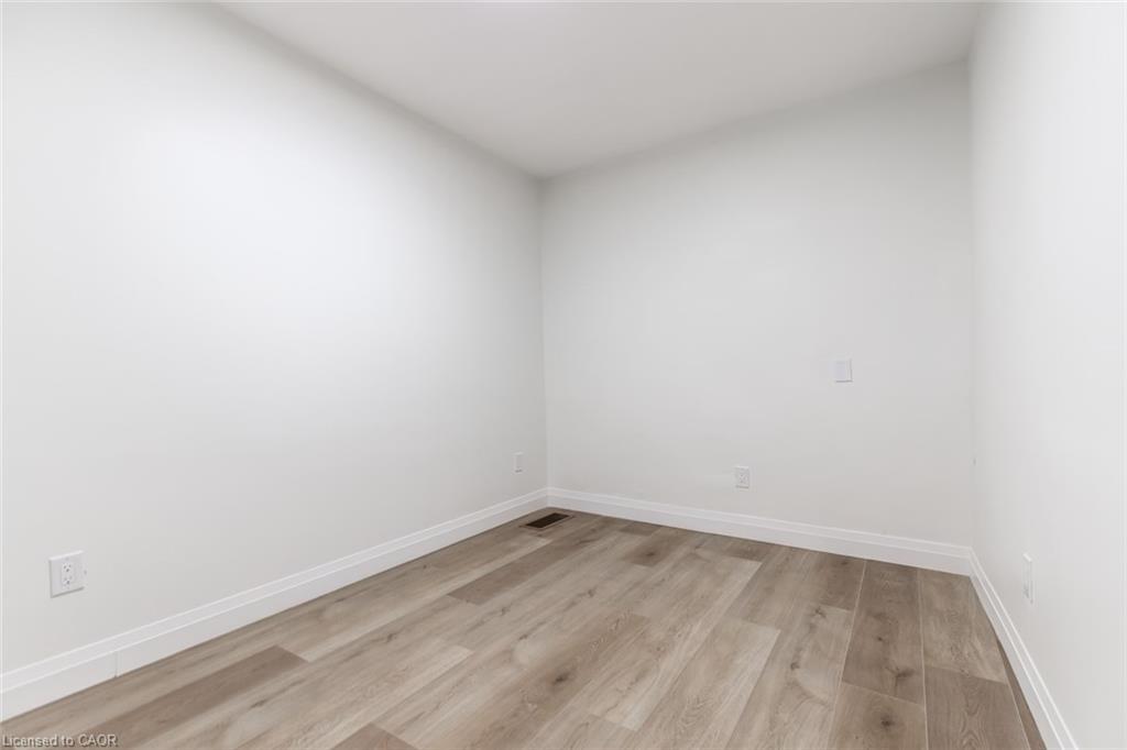 92 Pearl Street S, Hamilton, ON - Indoor Photo Showing Other Room