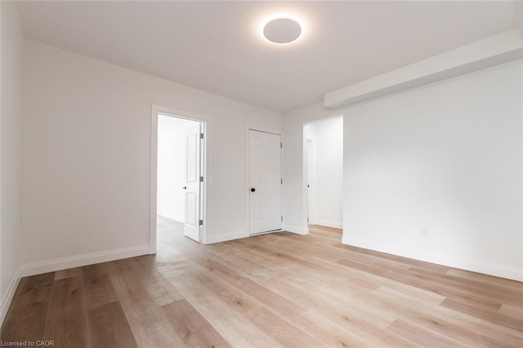 92 Pearl Street S, Hamilton, ON - Indoor Photo Showing Other Room