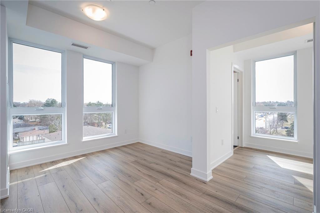 616-312 Erb Street W, Waterloo, ON - Indoor Photo Showing Other Room