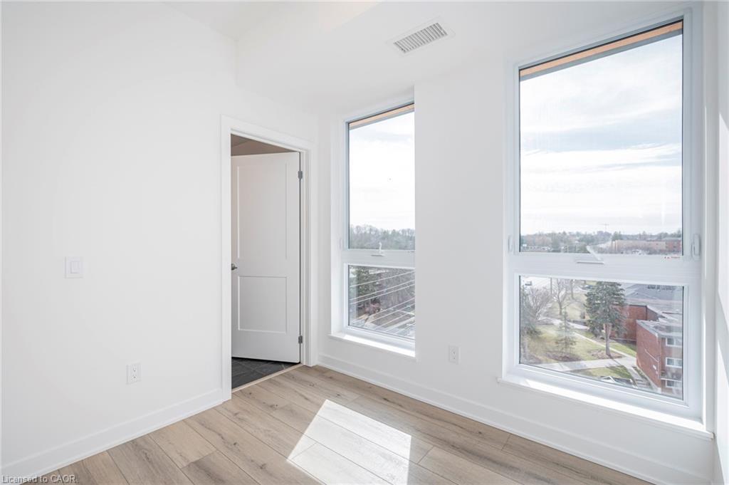 616-312 Erb Street W, Waterloo, ON - Indoor Photo Showing Other Room