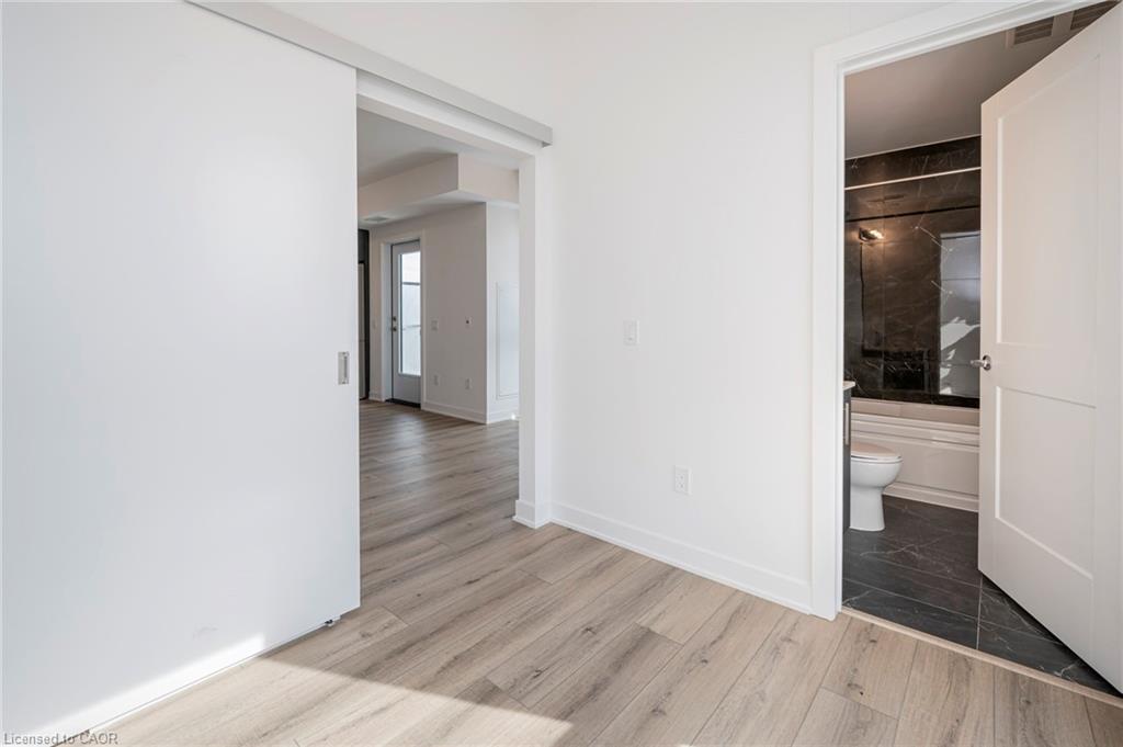 616-312 Erb Street W, Waterloo, ON - Indoor Photo Showing Other Room