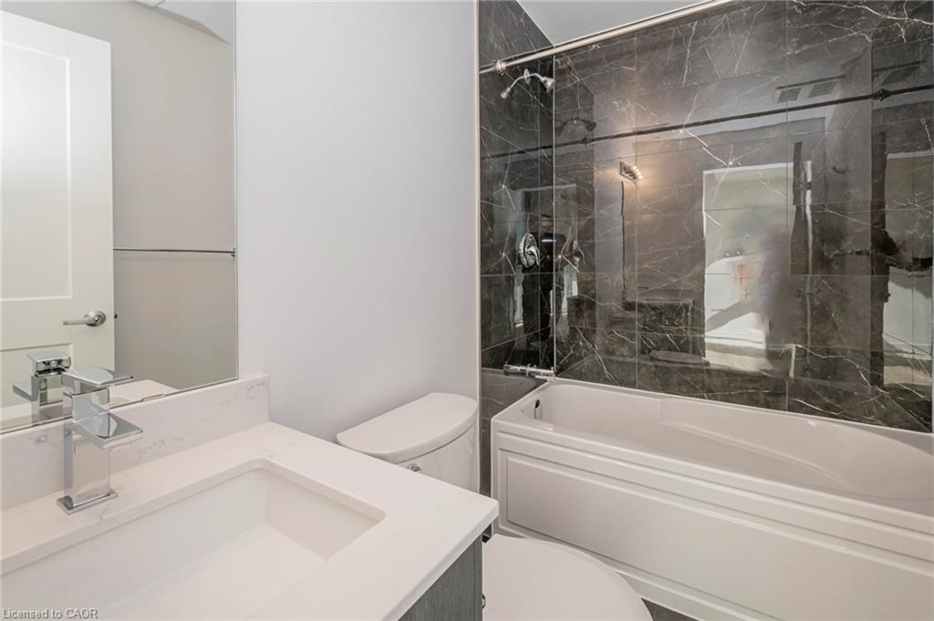 616-312 Erb Street W, Waterloo, ON - Indoor Photo Showing Bathroom