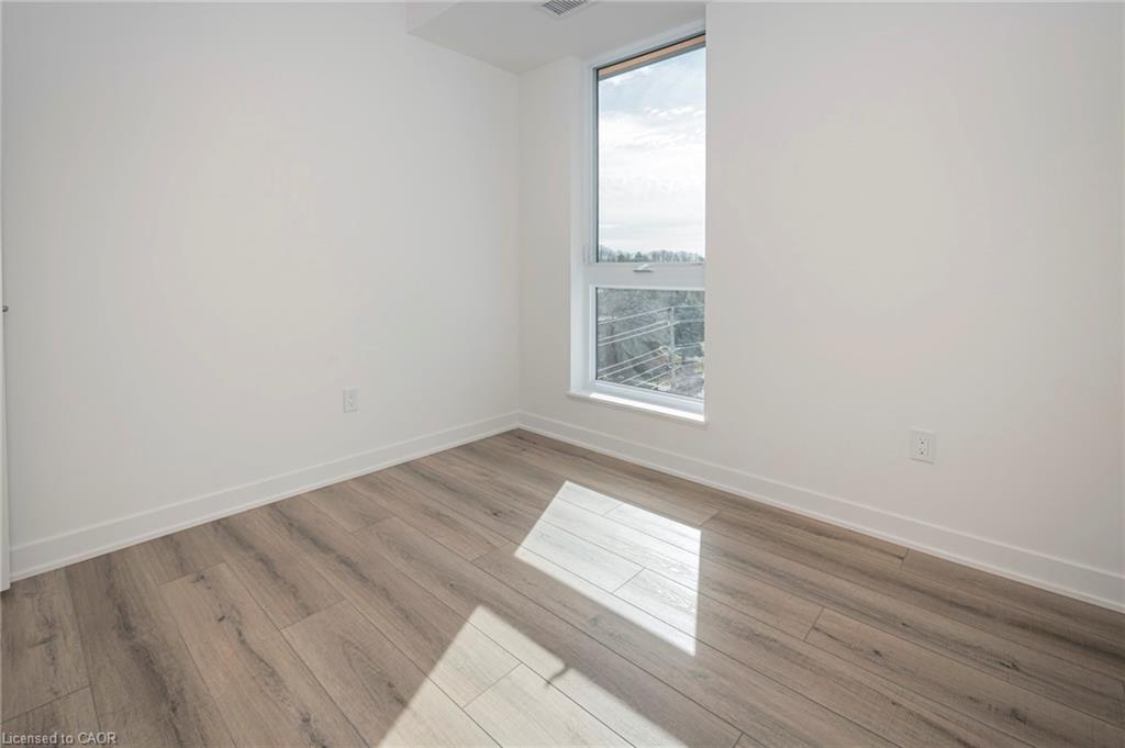 616-312 Erb Street W, Waterloo, ON - Indoor Photo Showing Other Room