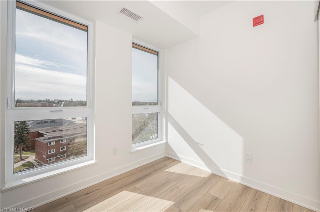 616-312 Erb Street W, Waterloo, ON - Indoor Photo Showing Other Room