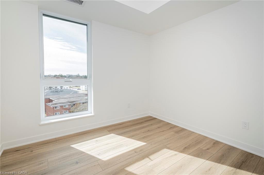 616-312 Erb Street W, Waterloo, ON - Indoor Photo Showing Other Room