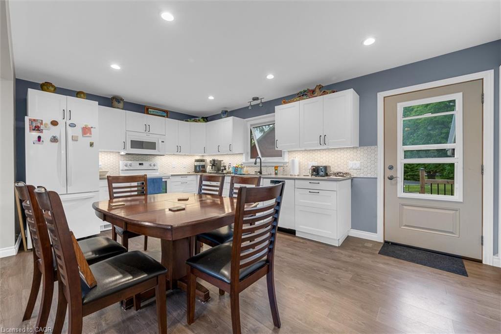 5073 Charles Street, Beamsville, ON - Indoor