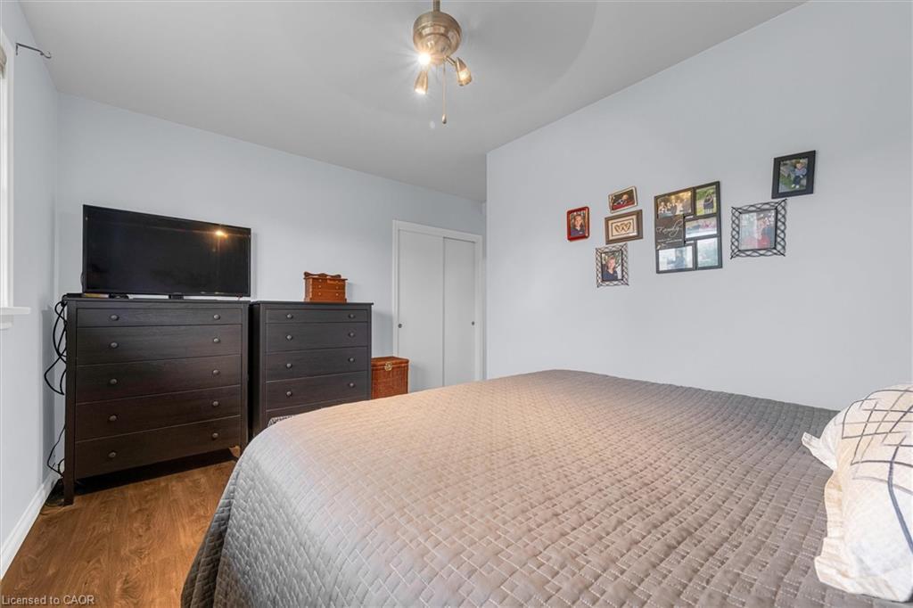 5073 Charles Street, Beamsville, ON - Indoor Photo Showing Bedroom