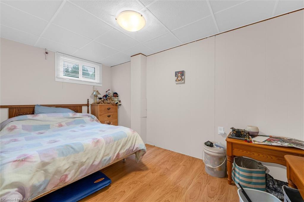 5073 Charles Street, Beamsville, ON - Indoor Photo Showing Bedroom