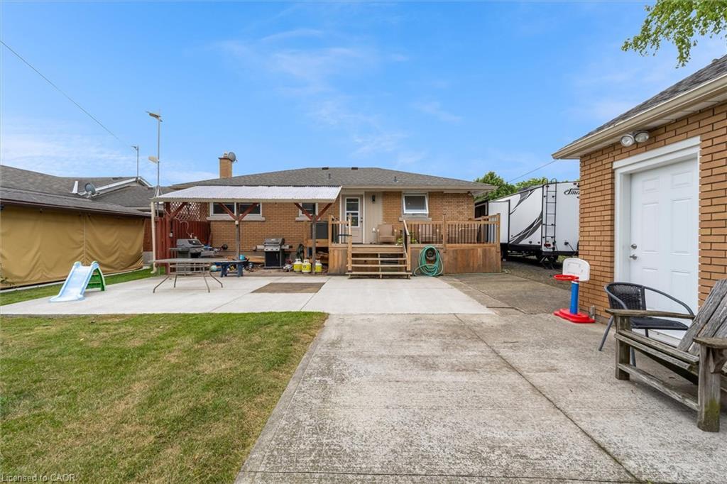 5073 Charles Street, Beamsville, ON - Outdoor