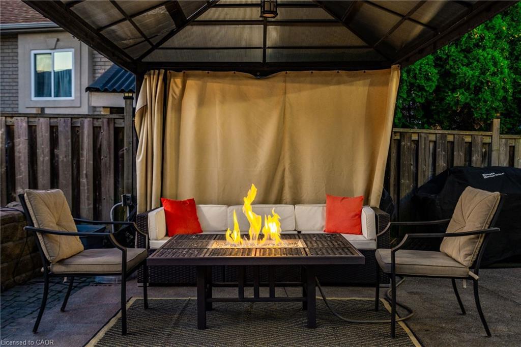 18 Konstantine Court, Hamilton, ON - Outdoor With Deck Patio Veranda With Exterior