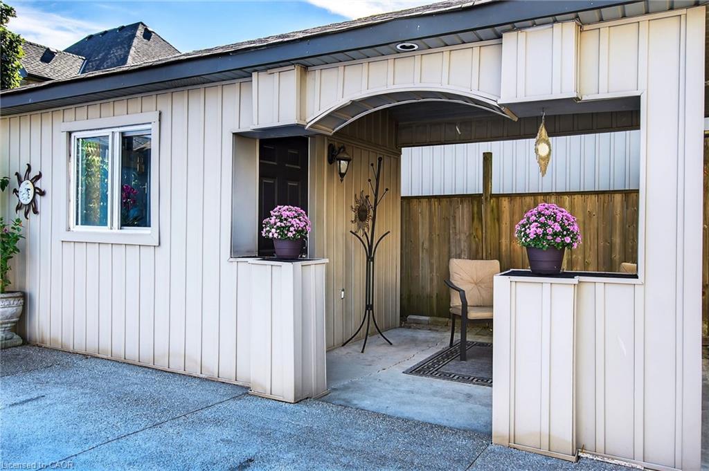 18 Konstantine Court, Hamilton, ON - Outdoor With Exterior