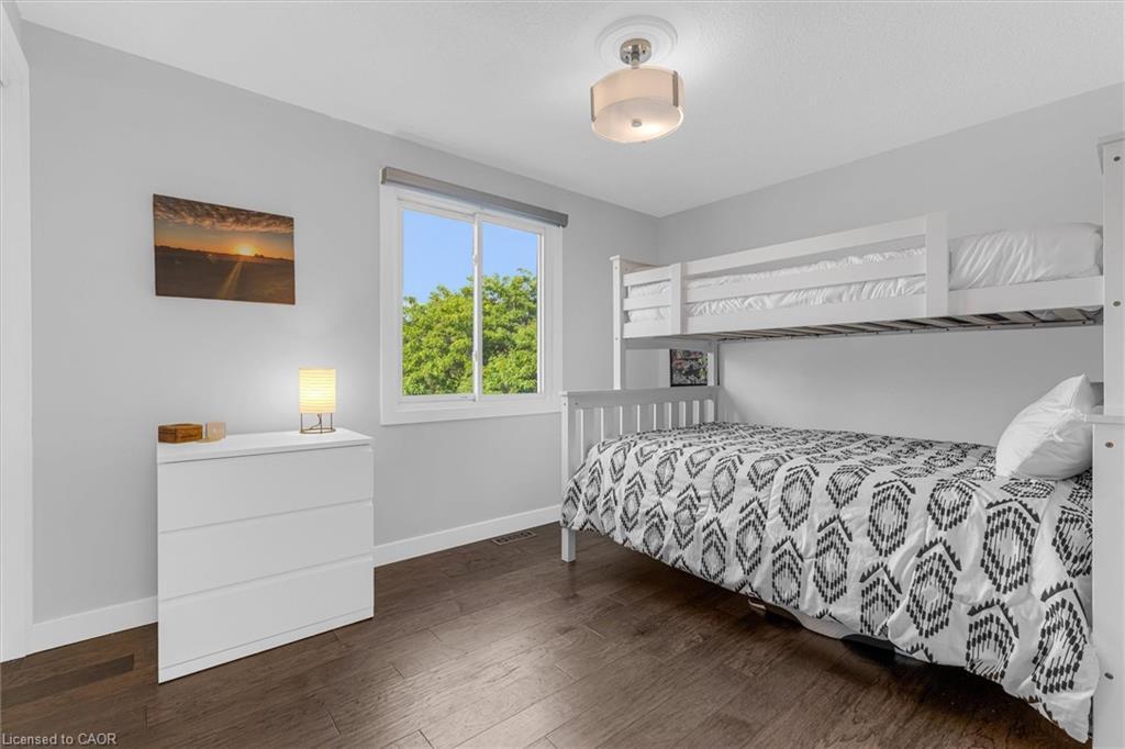 1500 Riley Avenue, Burlington, ON - Indoor Photo Showing Bedroom