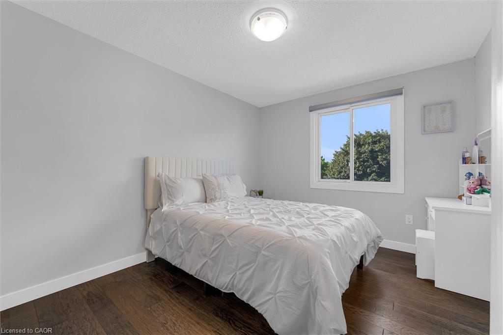 1500 Riley Avenue, Burlington, ON - Indoor Photo Showing Bedroom