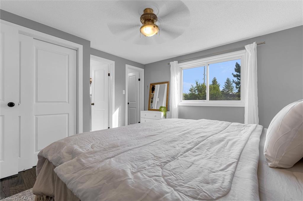 1500 Riley Avenue, Burlington, ON - Indoor Photo Showing Bedroom