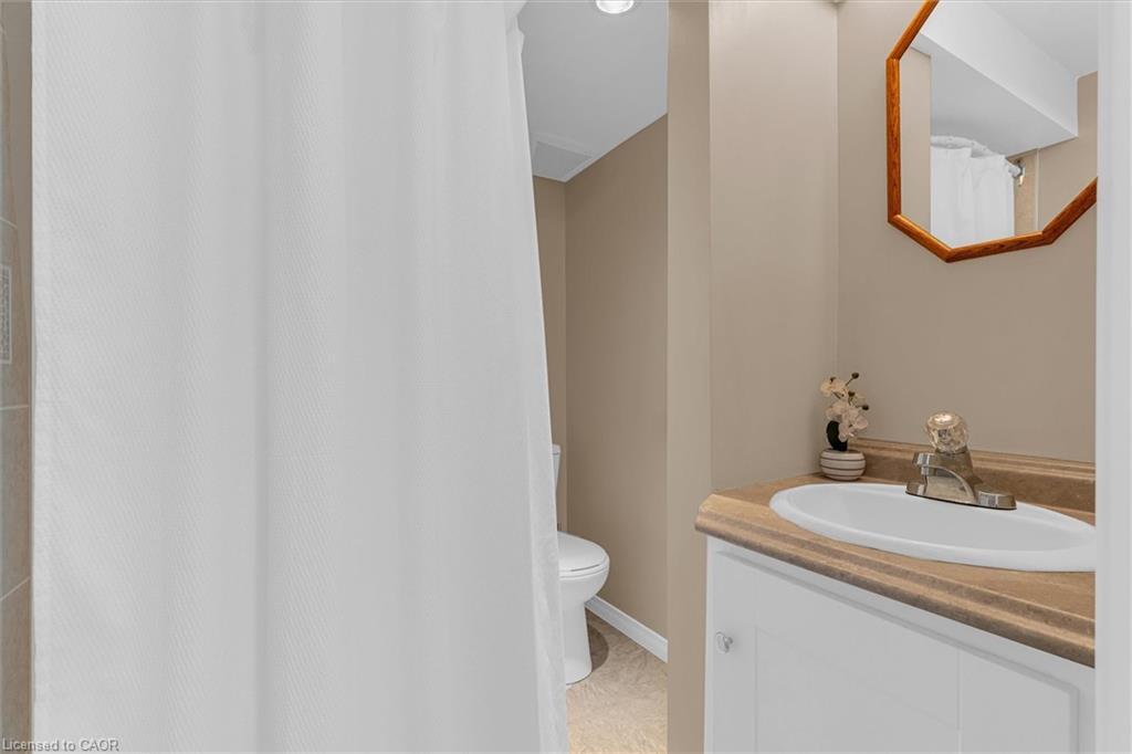 1500 Riley Avenue, Burlington, ON - Indoor Photo Showing Bathroom