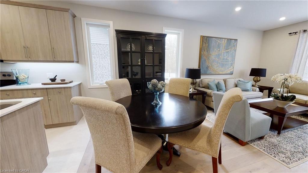 668 Chelton Road, London, ON - Indoor Photo Showing Other Room