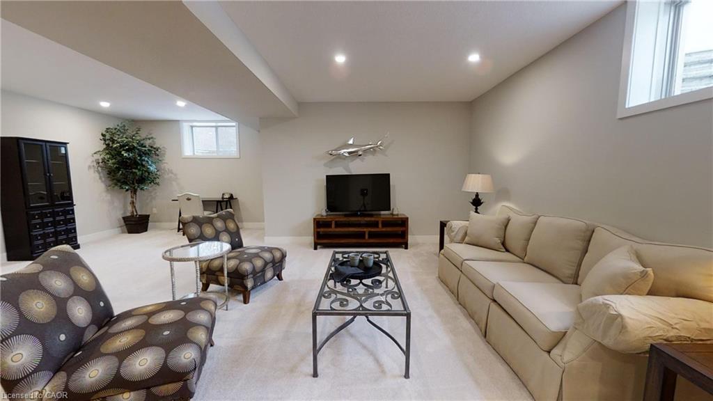 668 Chelton Road, London, ON - Indoor