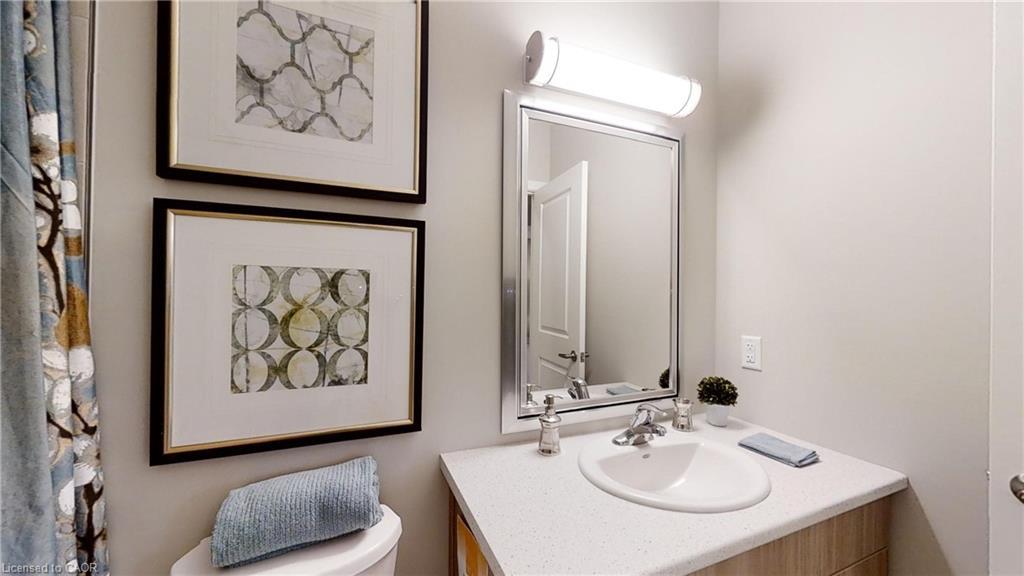 668 Chelton Road, London, ON - Indoor Photo Showing Bathroom