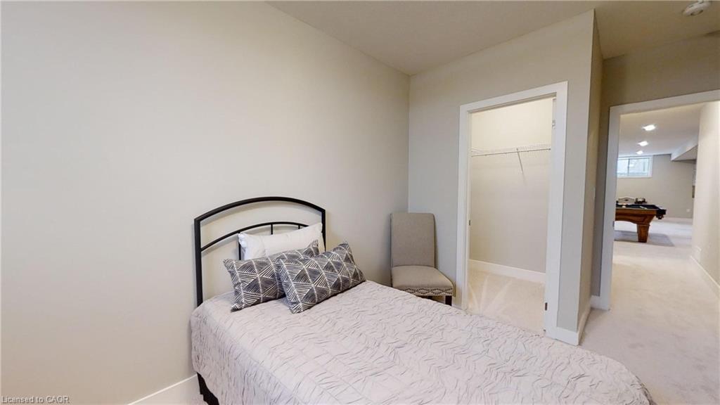 668 Chelton Road, London, ON - Indoor Photo Showing Bedroom