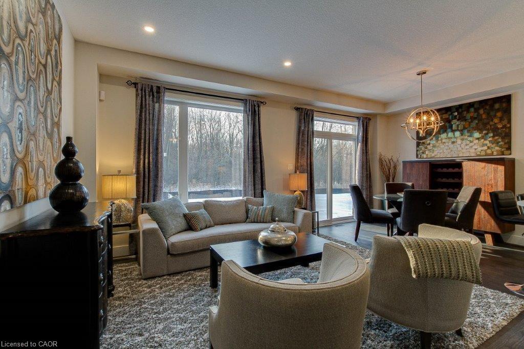 2258 Southport Crescent, London, ON - Indoor Photo Showing Living Room