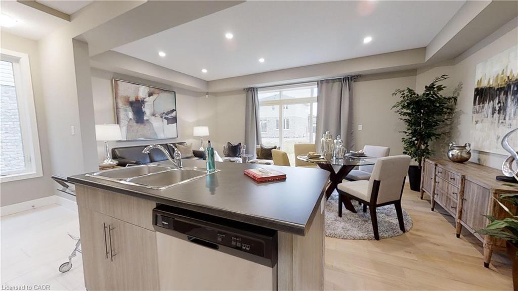 2278 Southport Crescent, London, ON - Indoor Photo Showing Kitchen With Double Sink