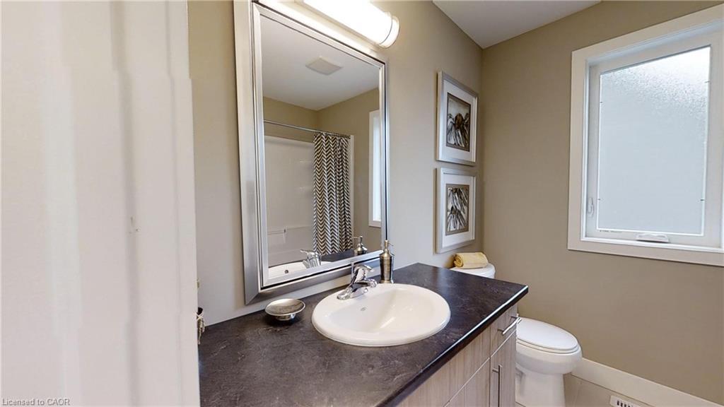 2278 Southport Crescent, London, ON - Indoor Photo Showing Bathroom