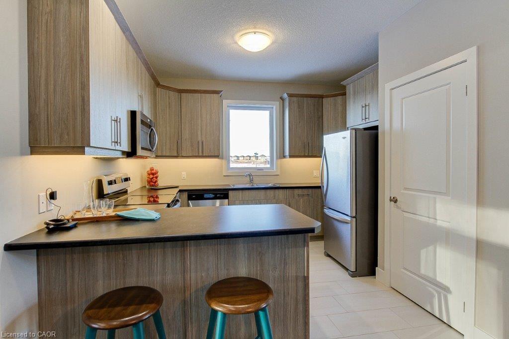 2100 Evans Boulevard, London, ON - Indoor Photo Showing Kitchen