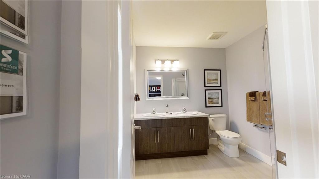 2024 Evans Boulevard, London, ON - Indoor Photo Showing Bathroom