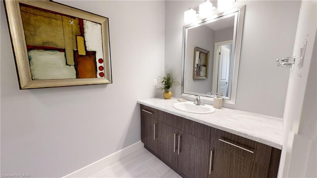 2024 Evans Boulevard, London, ON - Indoor Photo Showing Bathroom