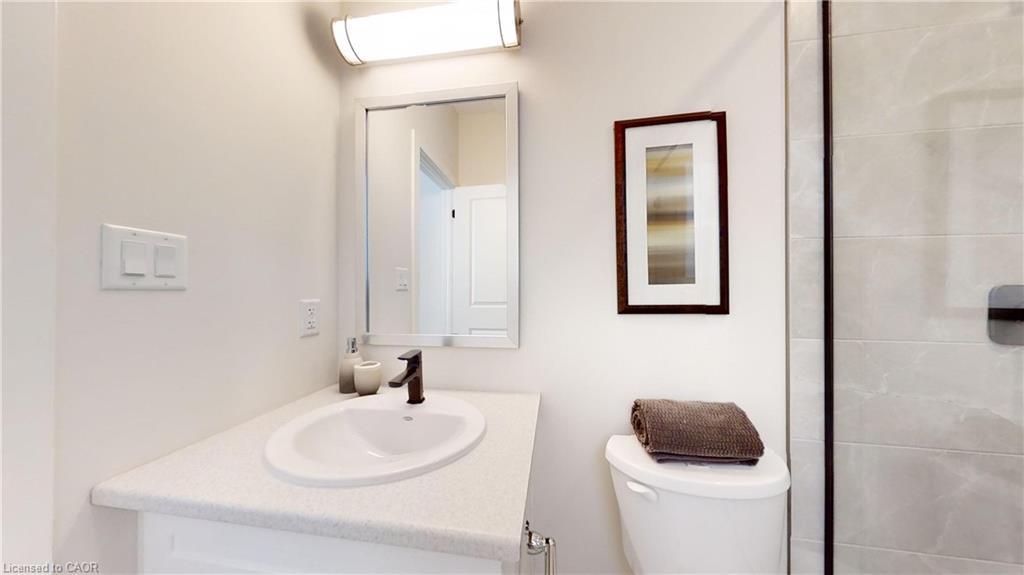 67 Julie Crescent, London, ON - Indoor Photo Showing Bathroom