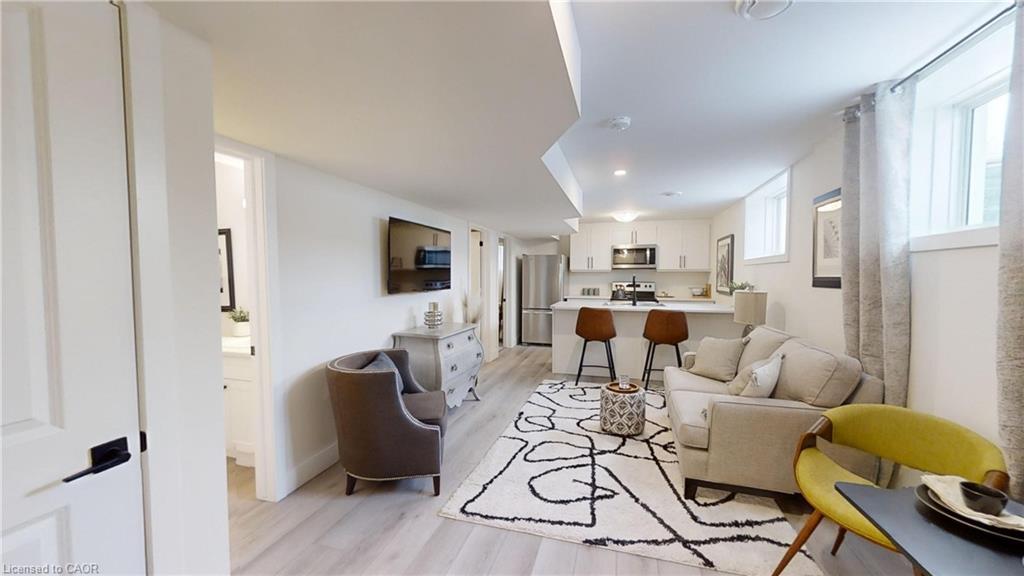 67 Julie Crescent, London, ON - Indoor Photo Showing Living Room