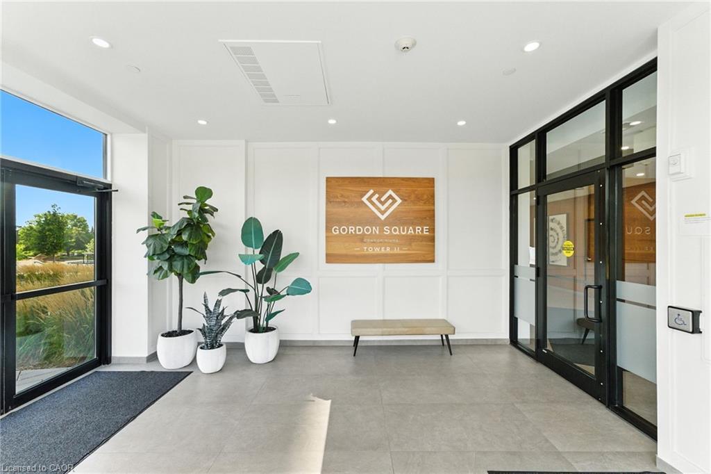 207-1880 Gordon Street, Guelph, ON - Indoor Photo Showing Other Room