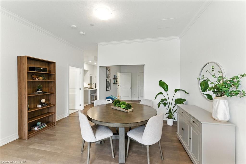207-1880 Gordon Street, Guelph, ON - Indoor Photo Showing Dining Room