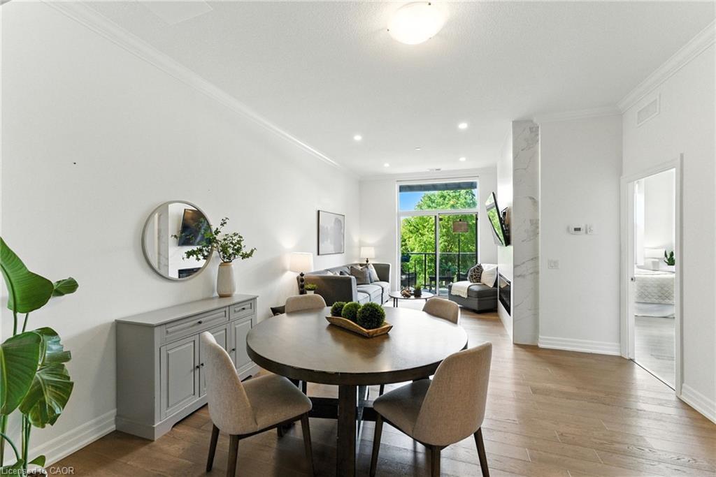 207-1880 Gordon Street, Guelph, ON - Indoor Photo Showing Dining Room