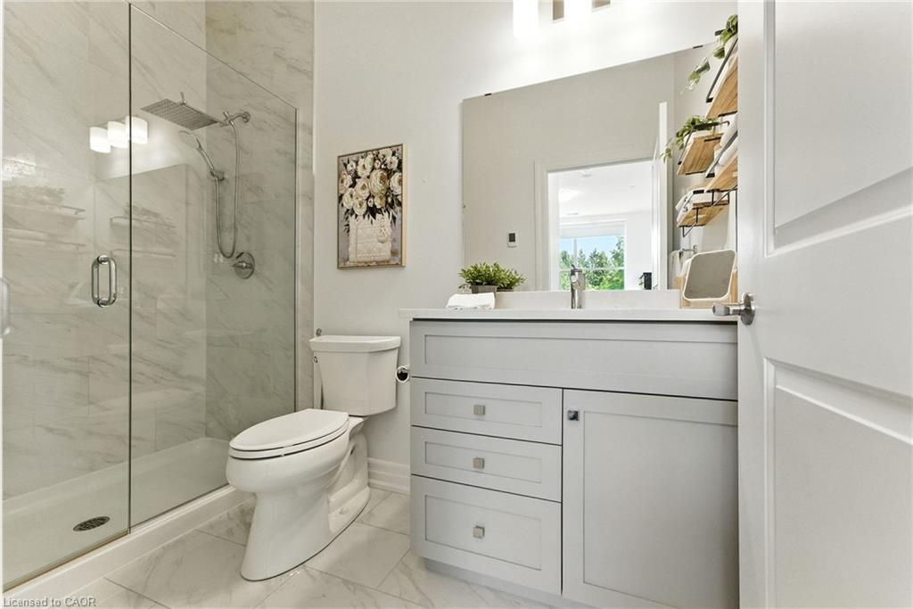 207-1880 Gordon Street, Guelph, ON - Indoor Photo Showing Bathroom