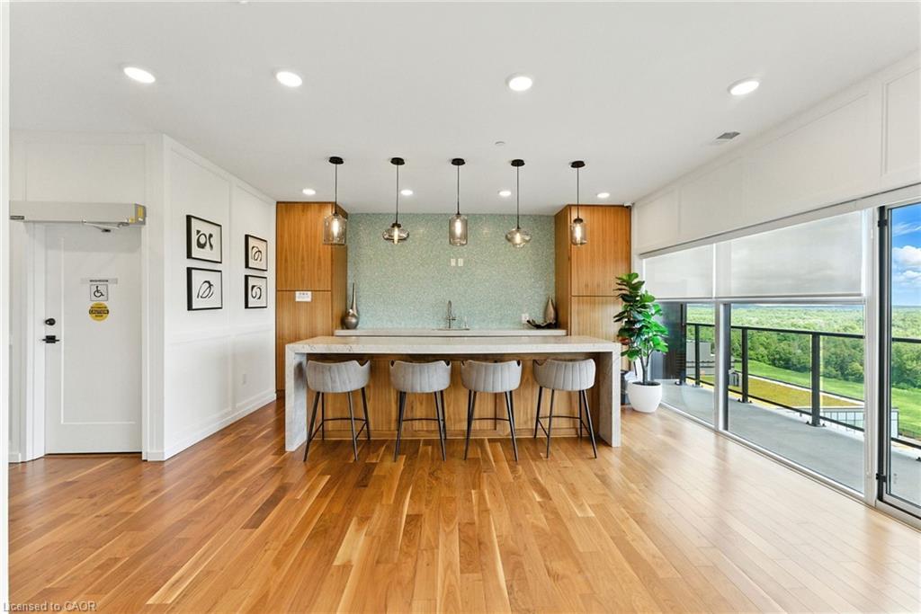 207-1880 Gordon Street, Guelph, ON - Indoor