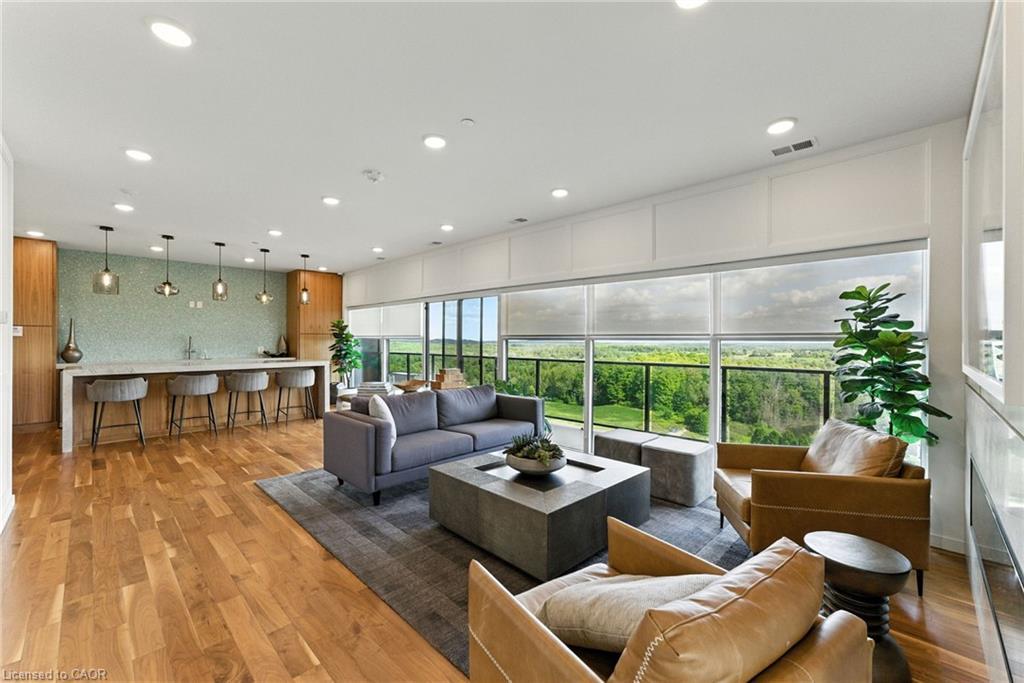 207-1880 Gordon Street, Guelph, ON - Indoor Photo Showing Other Room