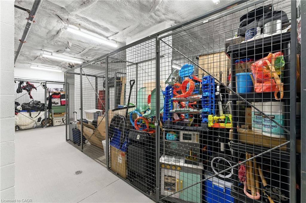 207-1880 Gordon Street, Guelph, ON - Indoor